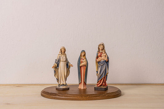 Muttertag und Marienfiguren: Die symbolische Bedeutung der Madonna