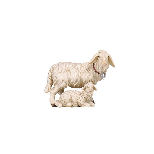 Schaf mit liegendem Lamm